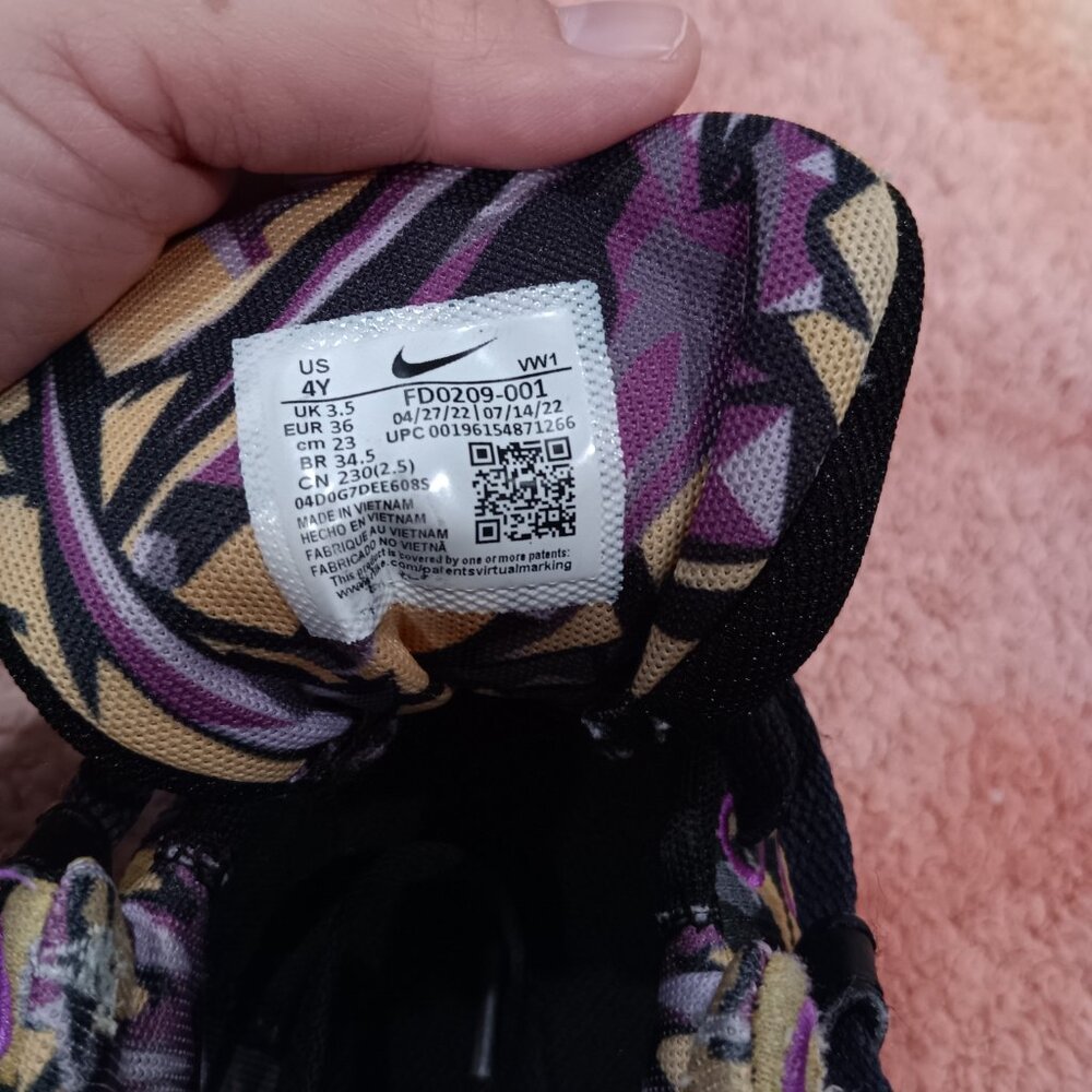 Nike Youth LeBron Witness 7 SE GS Lakers Graffiti sneakers Size 4 - Picture 7 of 8